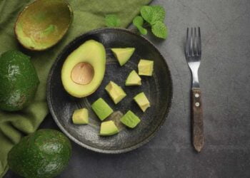 Cómo madurar un aguacate en el microondas en tan solo 1 minuto, te sorprenderá