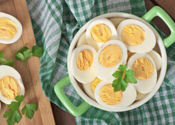 ¿Cuánto dura un huevo cocido en la nevera? Los expertos hablan