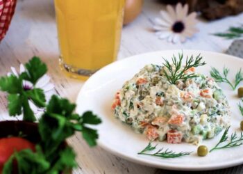 ¿Cuánto dura la ensaladilla rusa en la nevera? Evita posibles intoxicaciones