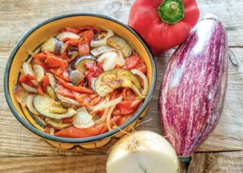 Escalivada en el microondas, receta saludable y muy fácil de hacer