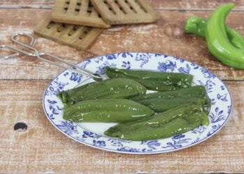 Pimientos verdes italianos en freidora de aire, receta fácil y rápida