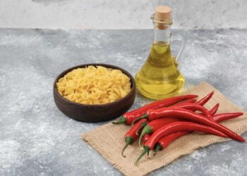 Cómo hacer aceite picante, solo para los más atrevidos