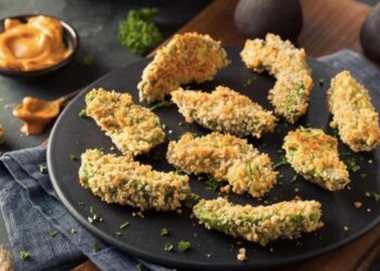 Aguacate frito en freidora de aire, te quedará súper crujiente por fuera y tierno por dentro