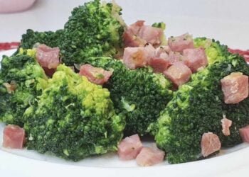 Brócoli salteado con jamón, la receta fácil y rápida para una comida súper sabrosa