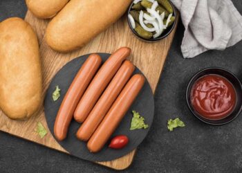 Salchichas al microondas en 20 segundos, receta fácil y rápida para no ensuciar la cocina