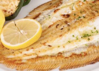 Pescado frito en freidora de aire, receta fácil y rápida con un resultado mucho más ligero