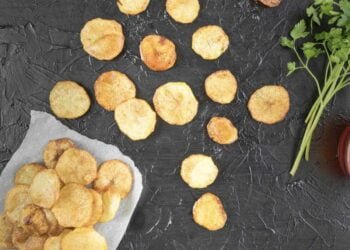 Patatas chips en el microondas, crujientes y deliciosas para un picoteo perfecto