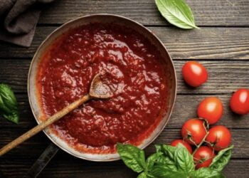 Salsa napolitana, la receta italiana para dar un extra de sabor a tus platos de pasta