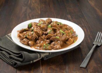 Mollejas de pollo en salsa, la receta de la tapa española que gusta a todo el mundo