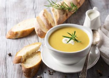 Crema de aprovechamiento, juega con las verduras y resto de ingredientes para evitar desecharlos