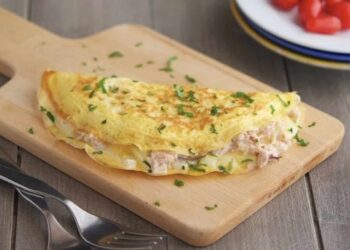 Tortilla de atún, receta súper fácil con 2 ingredientes en 5 minutos