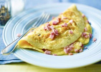Tortilla de jamón y queso, receta express con sabor a pizza