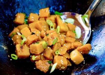 Calabaza salteada, receta fácil al estilo oriental con salsa de soja