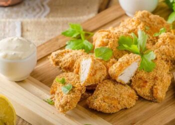 Pollo rebozado en airfryer, crujiente por fuera y jugoso por dentro