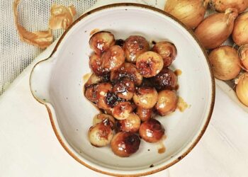 Cebollitas francesas glaseadas, tan fáciles de hacer como resultonas