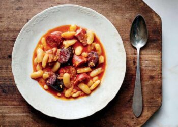 Fabada en la Crock Pot, la receta más fácil en tu olla de cocción lenta