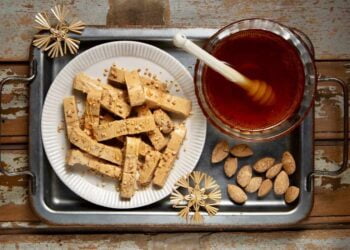 Turrón de almendras blando o de Jijona casero, receta con 6 ingredientes básicos fácil y rápida