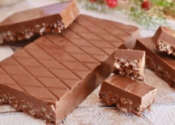 Turrón de chocolate tipo Suchard en 5 minutos con 3 ingredientes