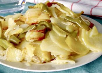 Patatas a lo pobre en airfryer, receta fácil para una guarnición perfecta