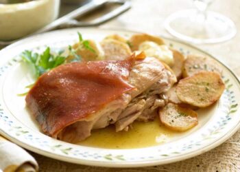 Cochinillo al horno jugoso por dentro y extra crujiente por fuera