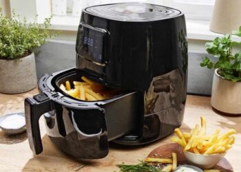 Ensucia menos tu airfryer con este papel disponible en Amazon