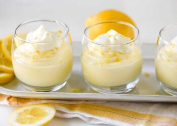 Mousse de limón, receta fácil y rápida sin huevo para un postre refrescante