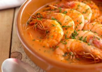 Langostinos en salsa, receta fácil en media hora para un entrante perfecto