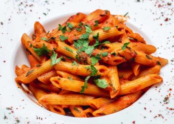Macarrones con tomate casero, la mejor receta para una comida perfecta