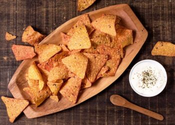 Nachos en airfryer, receta fácil y rápida para un aperitivo súper versátil
