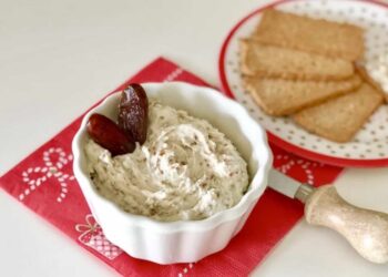 Paté de dátiles y queso, receta perfecta para unos canapés exquisitos