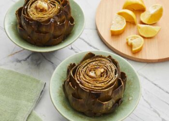 Flores de alcachofa al horno, receta fácil para acompañar tus platos de carne o pescado