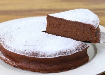Pastel de chocolate, la tarta más fácil y deliciosa con tan solo 2 ingredientes
