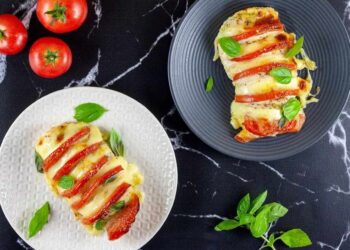 Pollo caprese al horno, receta fácil y rápida