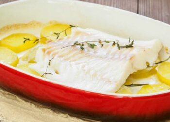 Bacalao con patatas al microondas, resultado perfecto en 15 minutos