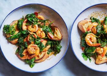Espinacas con gambas al ajillo, receta fácil y rápida
