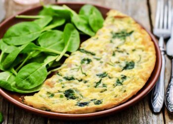 Tortilla de espinacas y queso, receta fácil en 15 minutos