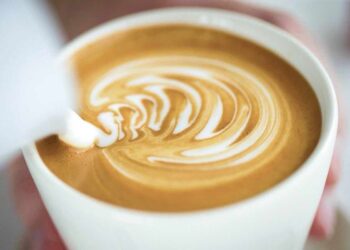 Flat White coffee, así se hace el café australiano ahora de moda en España