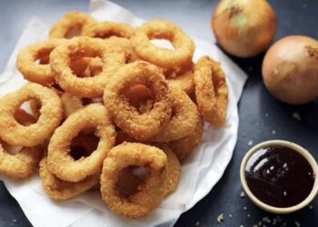 Cómo hacer aros de cebolla en airfryer, la mejor receta para un entrante extra crujiente