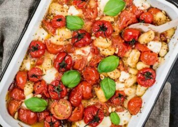 Ñoquis caprese al horno, receta fácil y rápida con 3 ingredientes