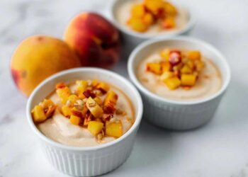 Mousse de melocotón, receta fácil y súper refrescante sin azúcar