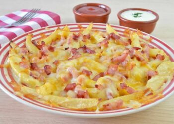 Bacon cheese fries, el entrante favorito de muchos del Foster’s Hollywood
