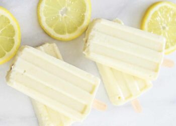 Polos de leche condensada y limón, un postre fácil y rápido