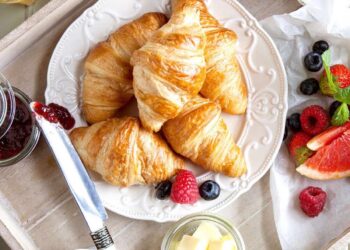 Croissants en airfryer, crujientes y muy fáciles de hacer