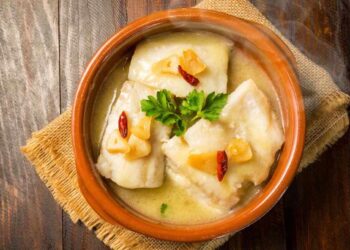 Bacalao al pil pil, receta vasca fácil y rápida