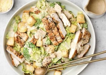 Ensalada César, receta casera fácil y rápida