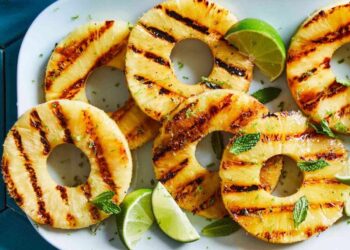 Piña a la barbacoa, receta fácil y salada para aprovechar la fruta que es tendencia