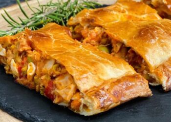 Empanada de atún en airfryer, receta fácil y rápida con masa de hojaldre