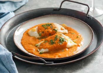 Bacalao a la vizcaína, receta tradicional vasca fácil y rápida