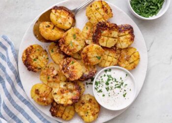 Patatas a la parmesana, un entrante crujiente y delicioso